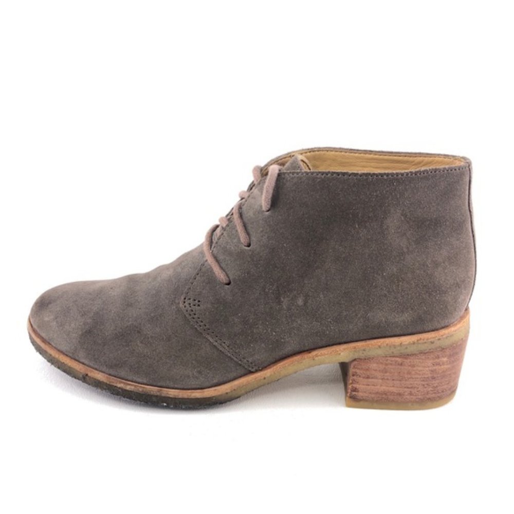Clarks Originals High Heeled Desert Booties 7.5M
